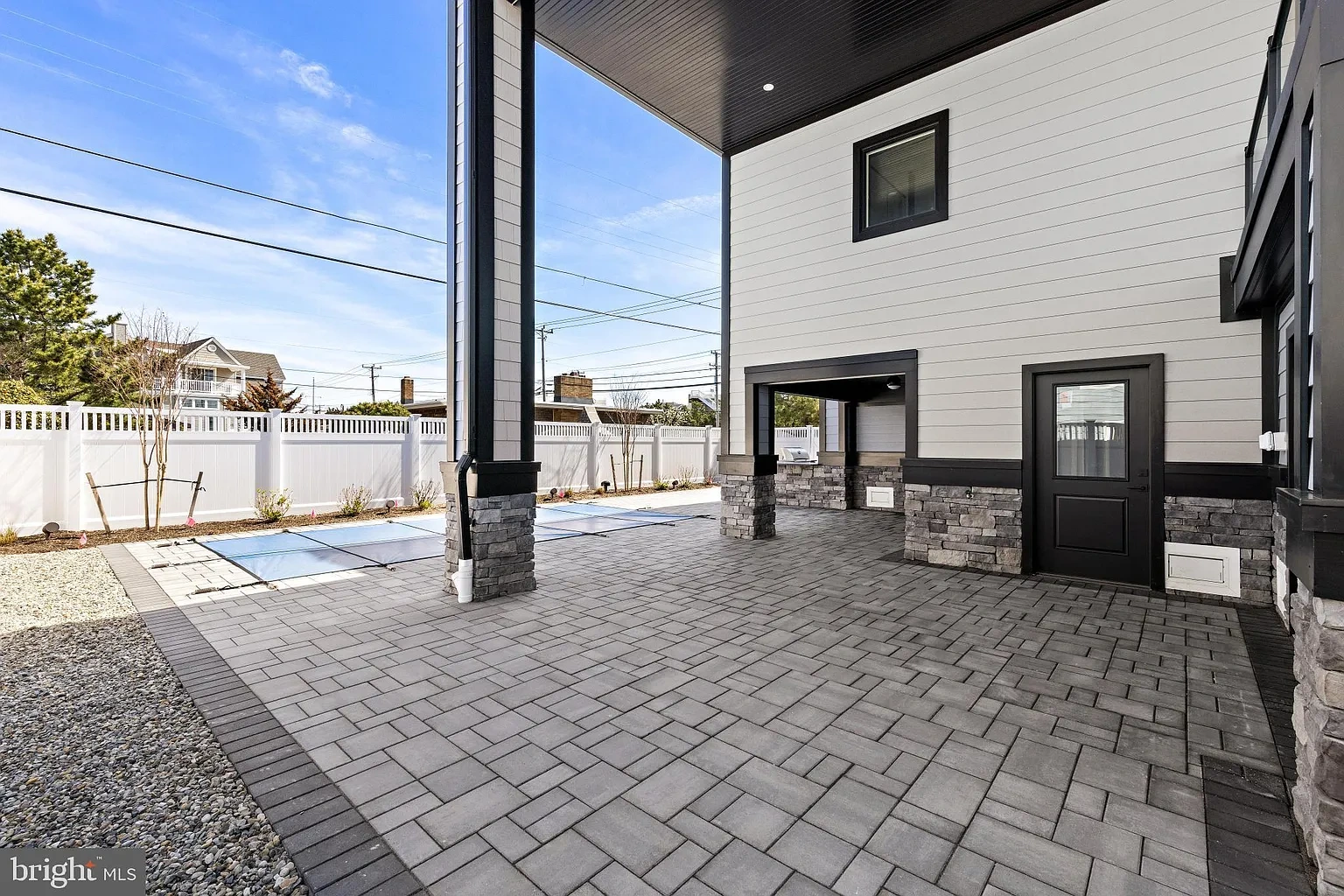 Decks, porches & outdoor living